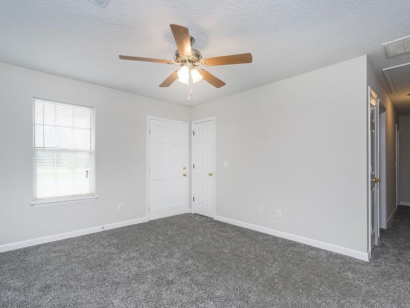 2302 Pineknoll Ter, Burlington, NC 27217