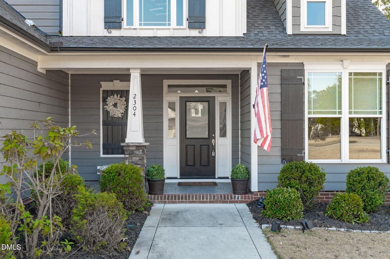 2304 Kingston Wood Dr, Fuquay Varina, NC 27526