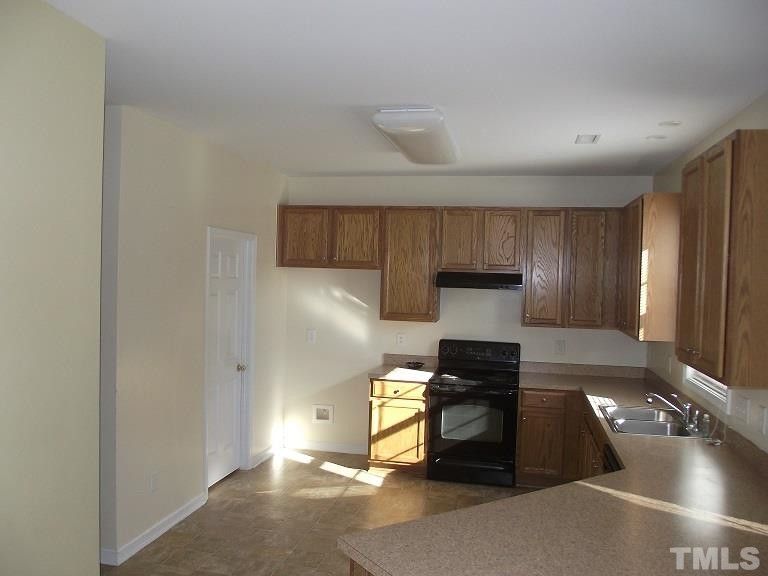2304 Lazyriver Dr, Raleigh, NC 27610