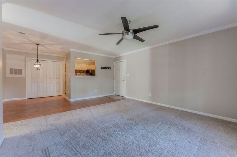 2304 Myron Dr #204, Raleigh, NC 27607