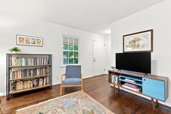 2304 Nelson Hw, Chapel Hill, NC 27517