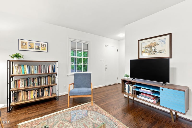 2304 Nelson Hw, Chapel Hill, NC 27517