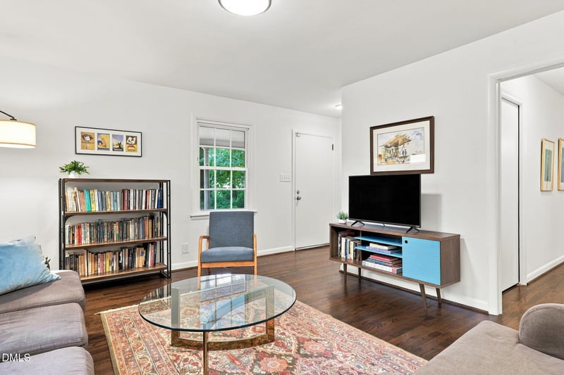 2304 Nelson Hw, Chapel Hill, NC 27517