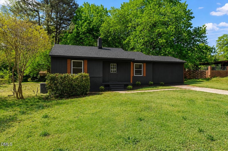 2304 Nelson St, Raleigh, NC 27610