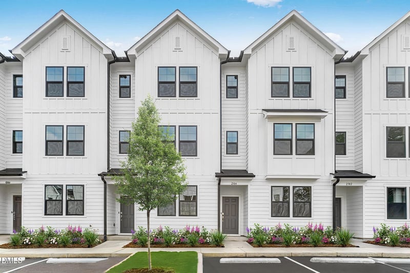 2304 Oakwood Meadows Ct, Raleigh, NC 27604