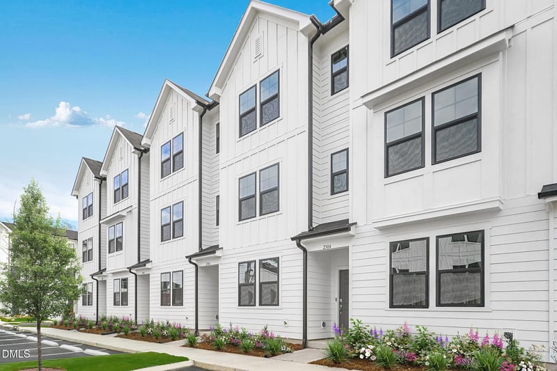 2304 Oakwood Meadows Ct, Raleigh, NC 27604