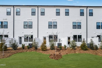 2304 Oakwood Meadows Ct, Raleigh, NC 27604