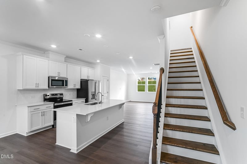 2304 Oakwood Meadows Ct, Raleigh, NC 27604
