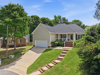 2305 Bolingbrook Ln, Raleigh, NC 27613
