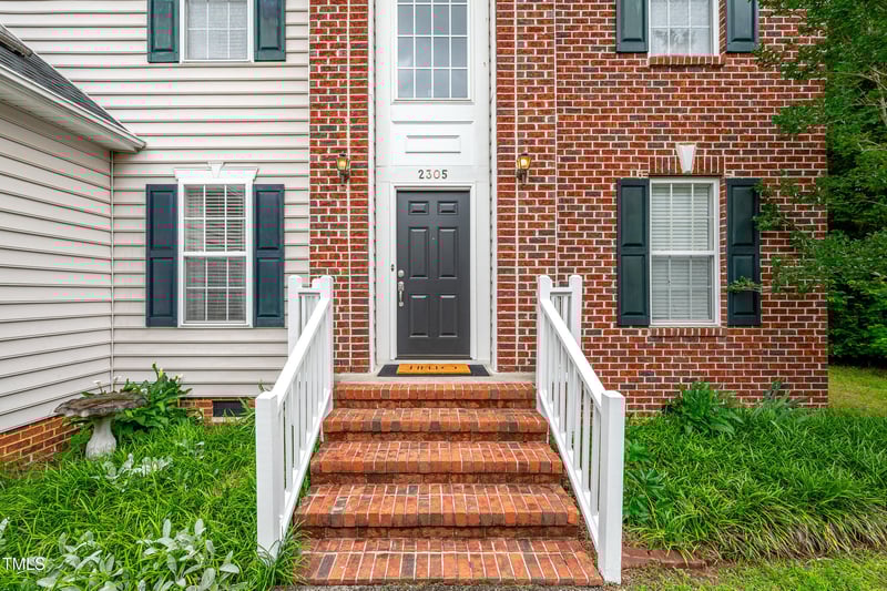 2305 Bryarton Woods Dr, Raleigh, NC 27606