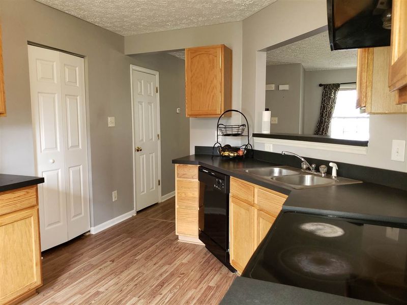 2305 Charny Dr, Raleigh, NC 27604