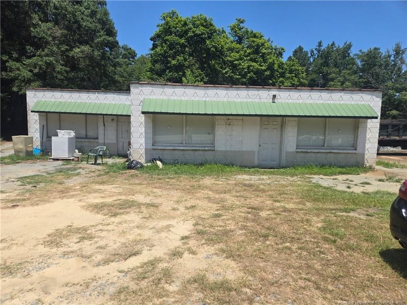 2305 Clinton Rd, Fayetteville, NC 28312