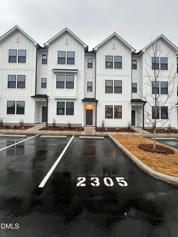 2305 Oakwood Meadows Ct, Raleigh, NC 27604