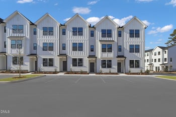 2305 Oakwood Meadows Ln, Raleigh, NC 27604