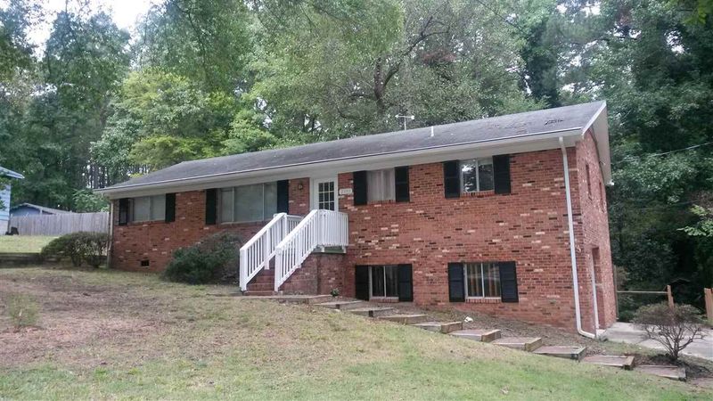 2305 Overland Dr, Durham, NC 27704