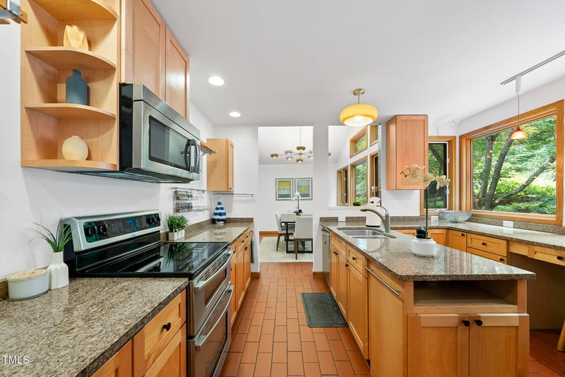 2306 Damascus Church Rd, Chapel Hill, NC 27516
