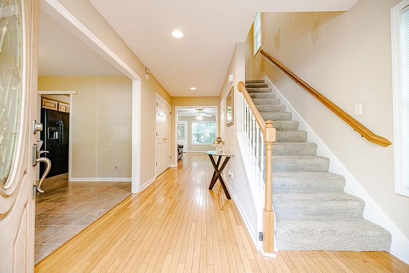 2306 Grassmere Ct, Sanford, NC 27330