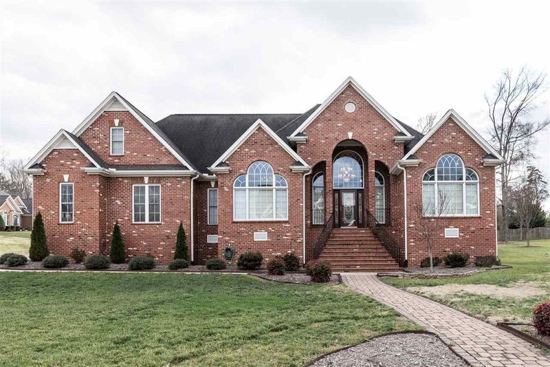 2306 Marlowe Dr, Burlington, NC 27215
