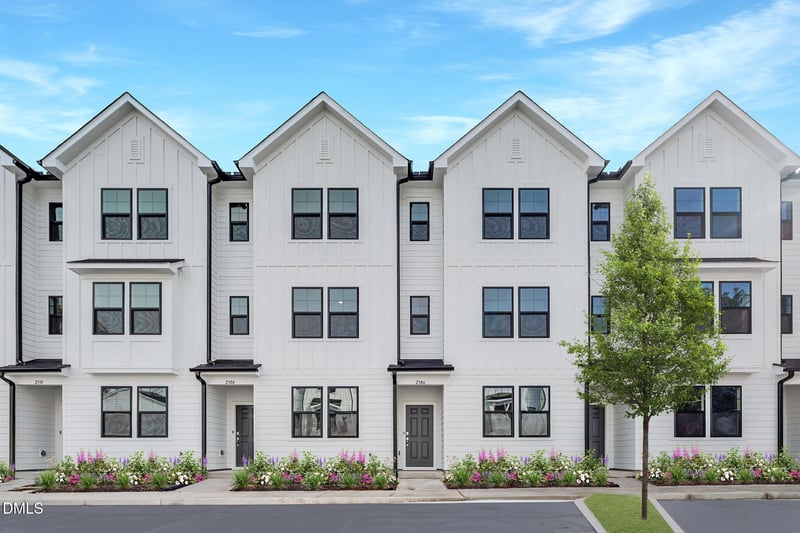 2306 Oakwood Meadows Ct, Raleigh, NC 27604
