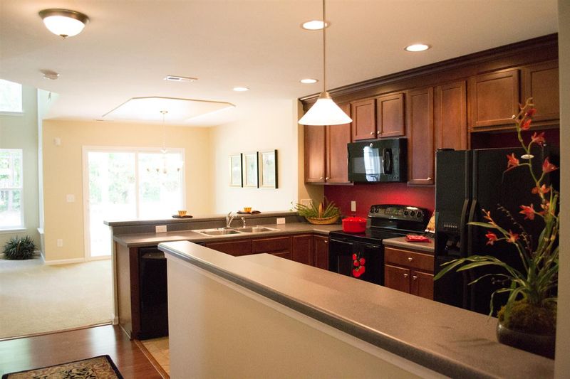 2307 Bartlett Cir, Hillsborough, NC 27278
