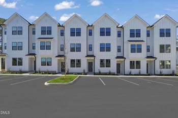 2307 Oakwood Meadows Ln, Raleigh, NC 27604