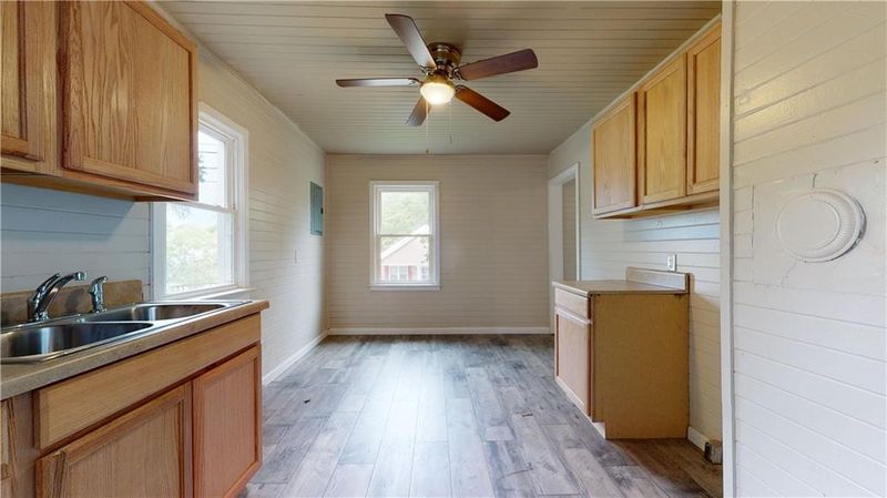 2307 Pennsylvania Ave, Burlington, NC 27215