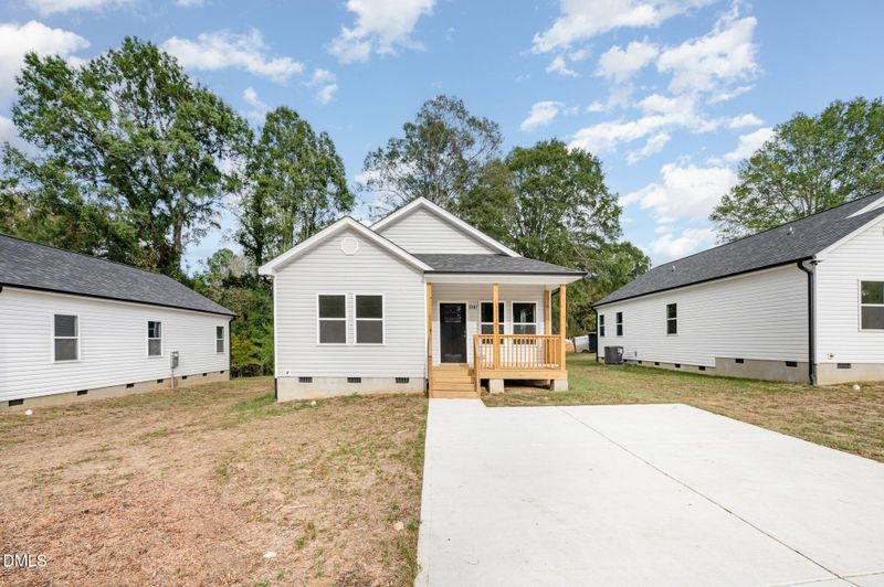 2307 Pinecroft Dr, Burlington, NC 27217