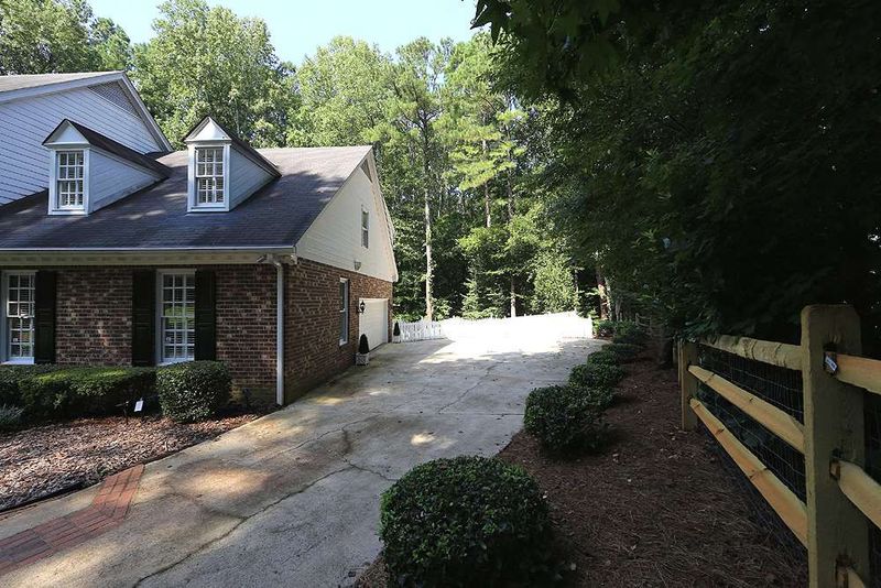 2308 Legacy Ct, Raleigh, NC 27615
