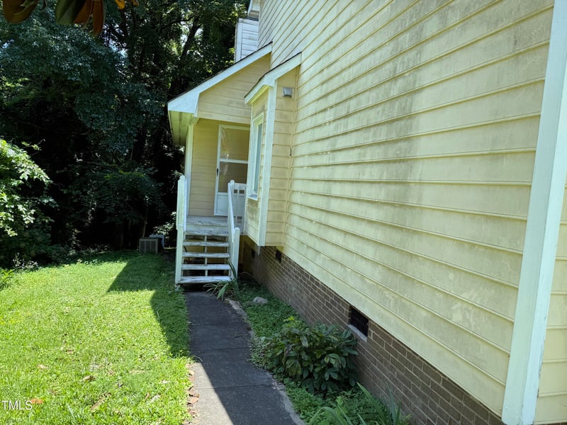 2308 Stonesthrow Ct, Raleigh, NC 27610