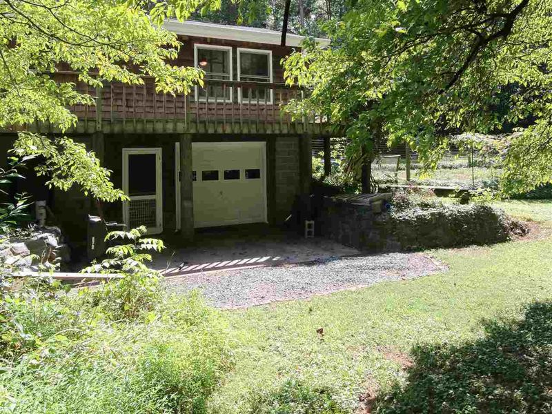 2309 Stansbury Rd, Chapel Hill, NC 27516