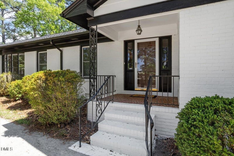 2309 Stewart St, Fuquay Varina, NC 27526