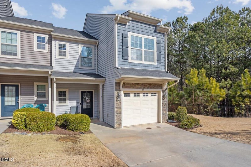 231 Cypress Hill Ln, Holly Springs, NC 27540