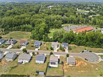 231 Fair Oaks Ct, Mebane, NC 27302