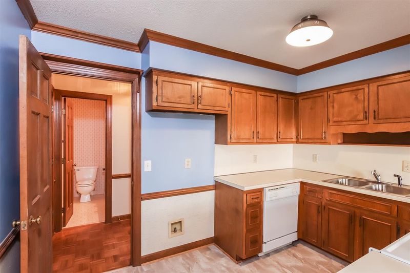 231 Heidinger Dr, Cary, NC 27511
