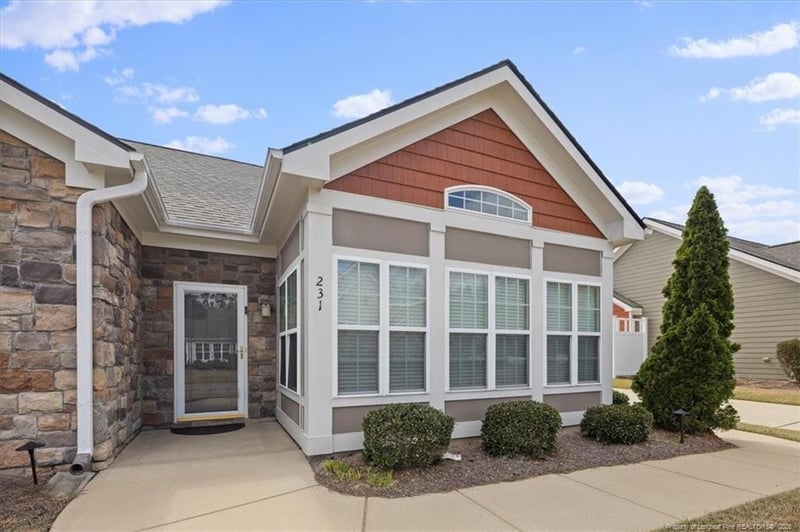 231 Nandina Ct, Fayetteville, NC 28311