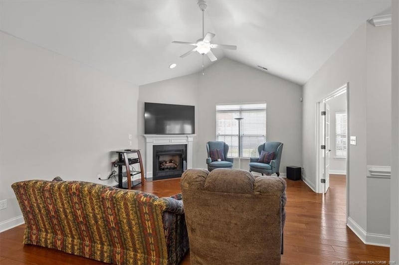 231 Nandina Ct, Fayetteville, NC 28311