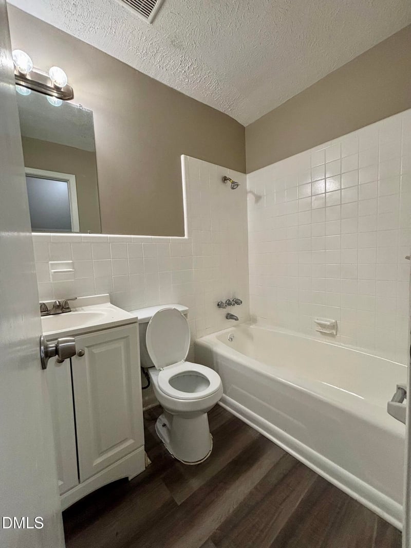 231 Pineland Ave, Clayton, NC 27520
