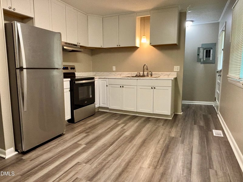 231 Pineland Ave, Clayton, NC 27520