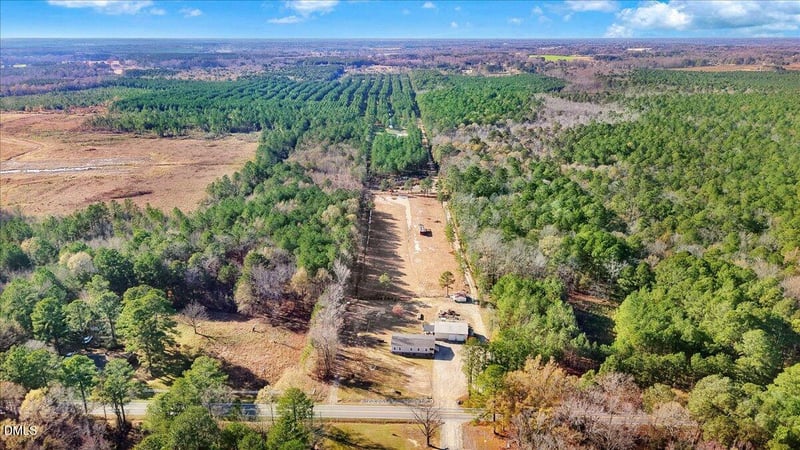 2310 Devils Racetrack Rd, Four Oaks, NC 27524