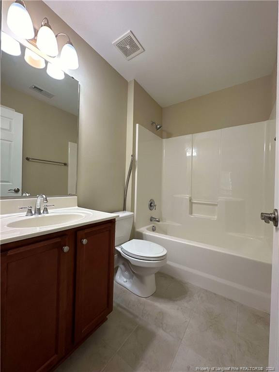 2311 Bentridge Ln, Fayetteville, NC 28304