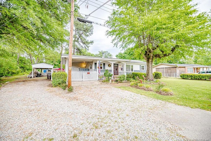 2311 Caroline Dr, Sanford, NC 27330