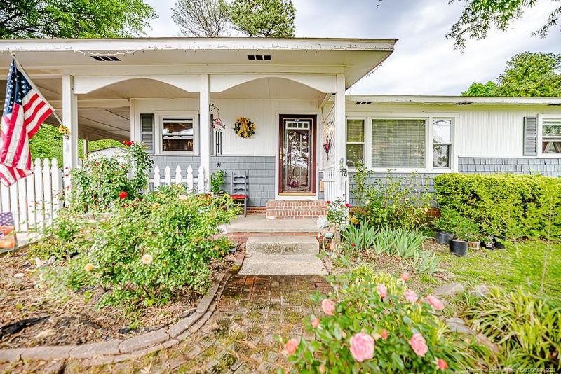 2311 Caroline Dr, Sanford, NC 27330