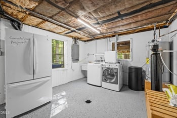 2311 Falls Dr, Chapel Hill, NC 27514
