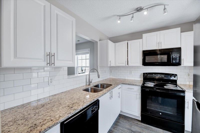 2313 Bay Harbor Dr, Raleigh, NC 27604