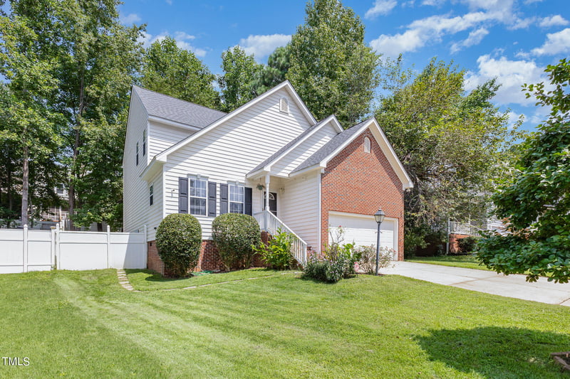 2313 Horizon Hike Ct, Raleigh, NC 27603