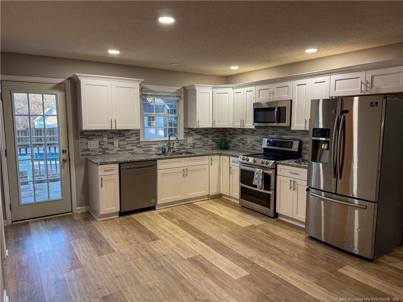 2313 Weatherwood Ct, Sanford, NC 27330