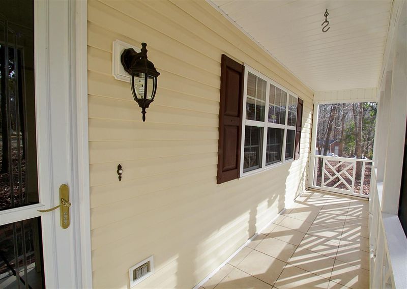 2315 Huntsbridge Dr, Clayton, NC 27520