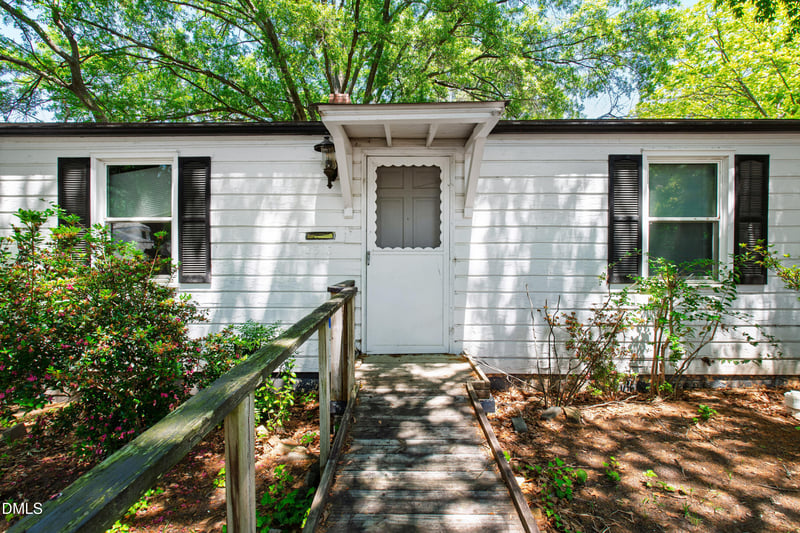 2316 Bedford Ave, Raleigh, NC 27607