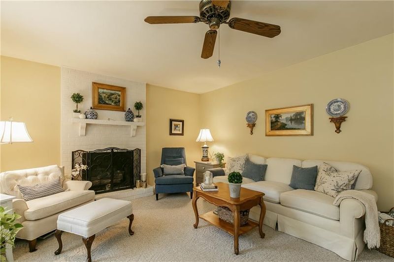 2316 Buckingham Rd, Burlington, NC 27217