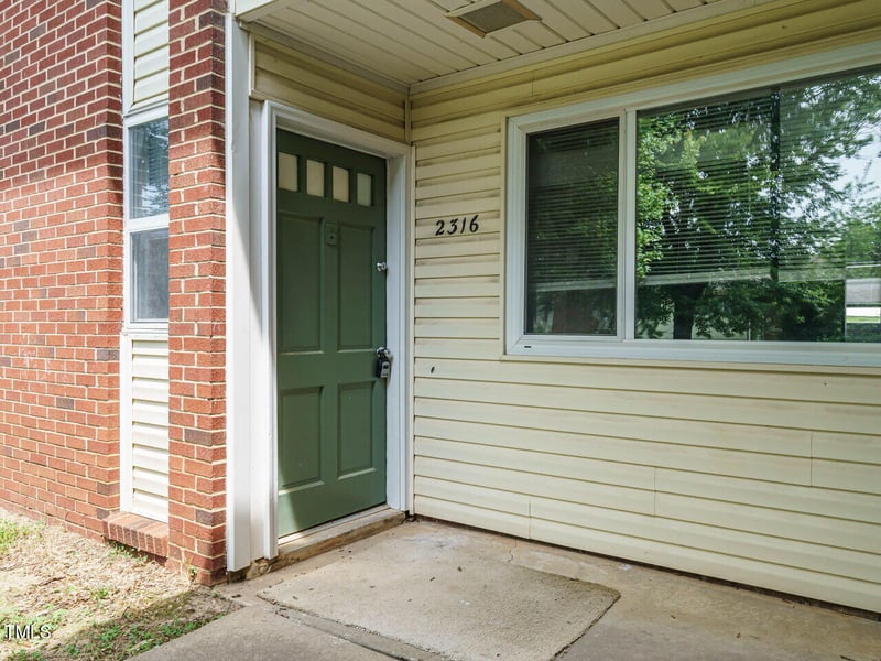 2316 Champion Ct, Raleigh, NC 27606